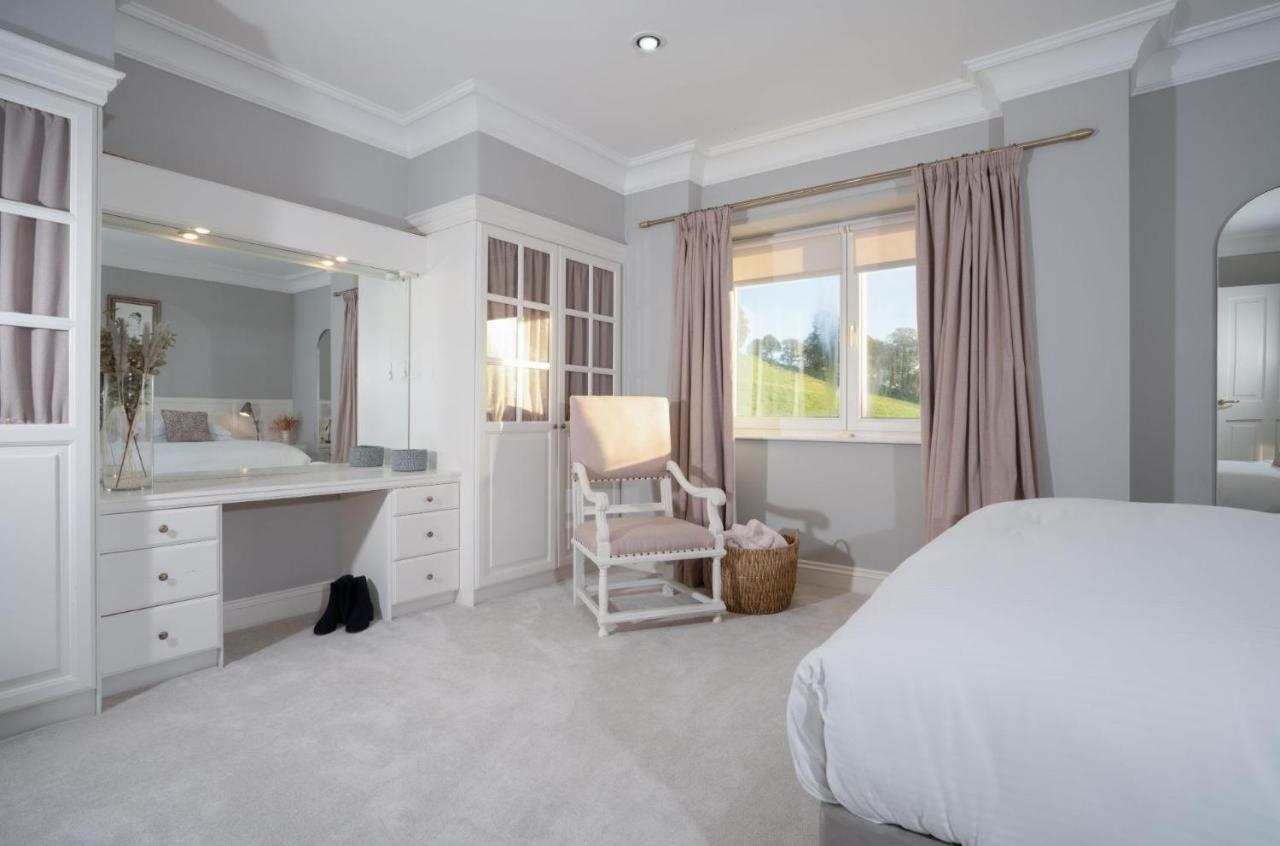 Brand New - Contemporary - 2 Bedroom - 2 Bathroom - Spacious Apartment - Lake Views 安布尔塞德 外观 照片